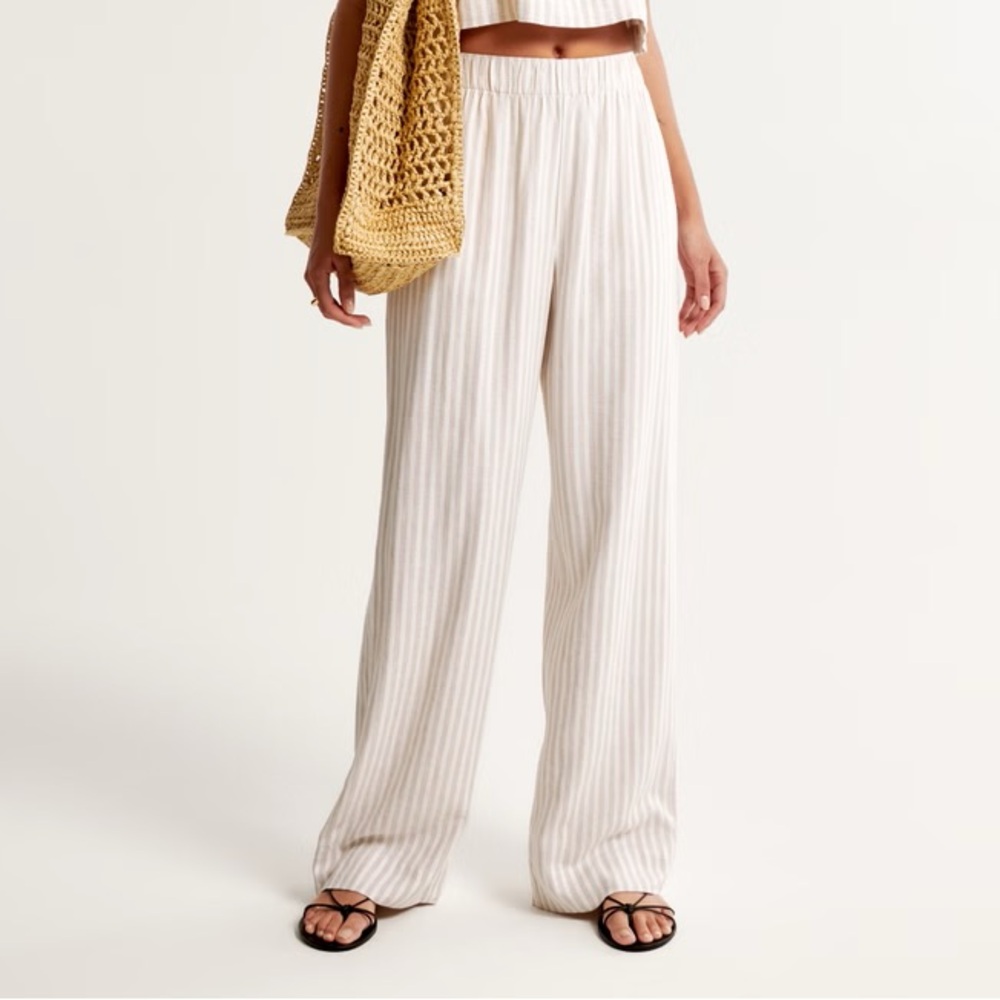 Linen Blend Pull On Pant - Abercrombie - size S